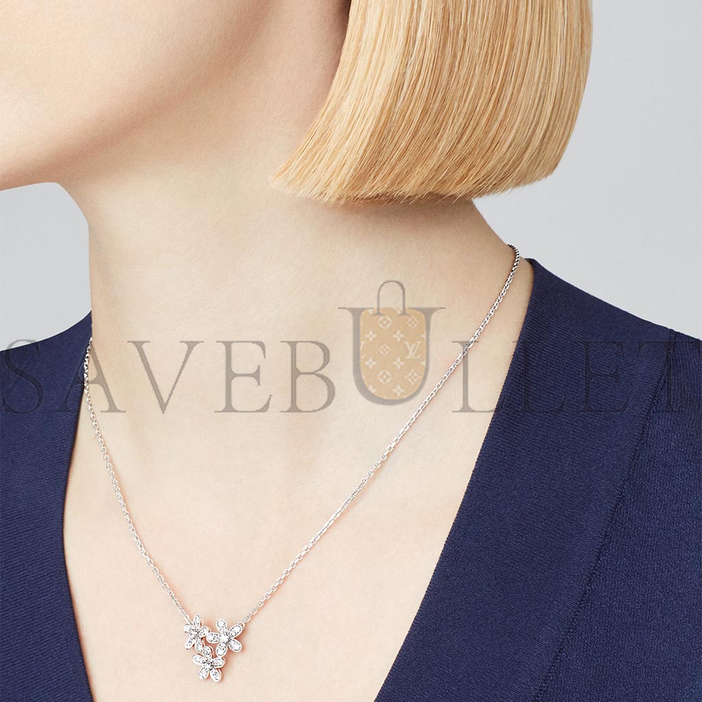 v*n cl*f arpels socrate pendant, 3 flowers - white gold, Di*m*nd  vcarb14900